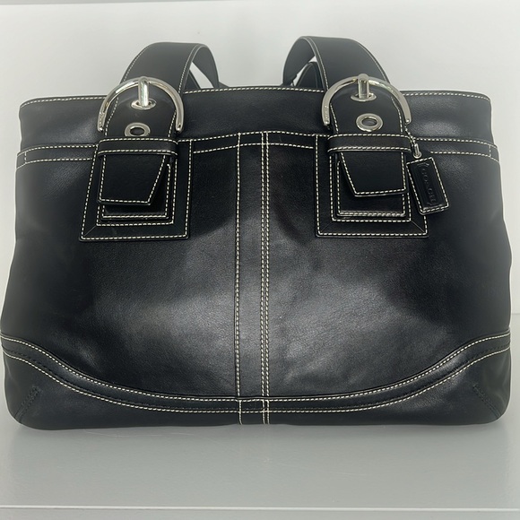 Elegant Coach Black Leather Soho Tote Bag with Chrome Hardware - Picture 2 of 13